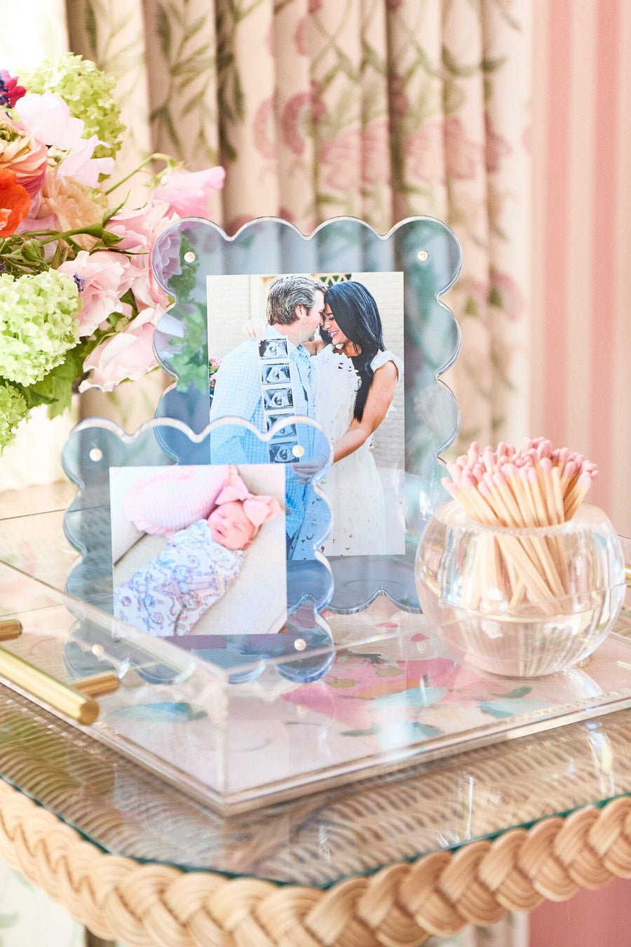 Tart By Taylor Mini Acrylic Frame in Neon Blue – detail