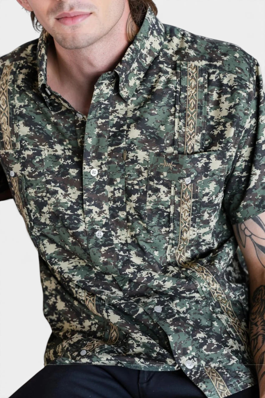 Texas Standard Guayabera Libre Short Sleeve Shirt in Field Camo – detail