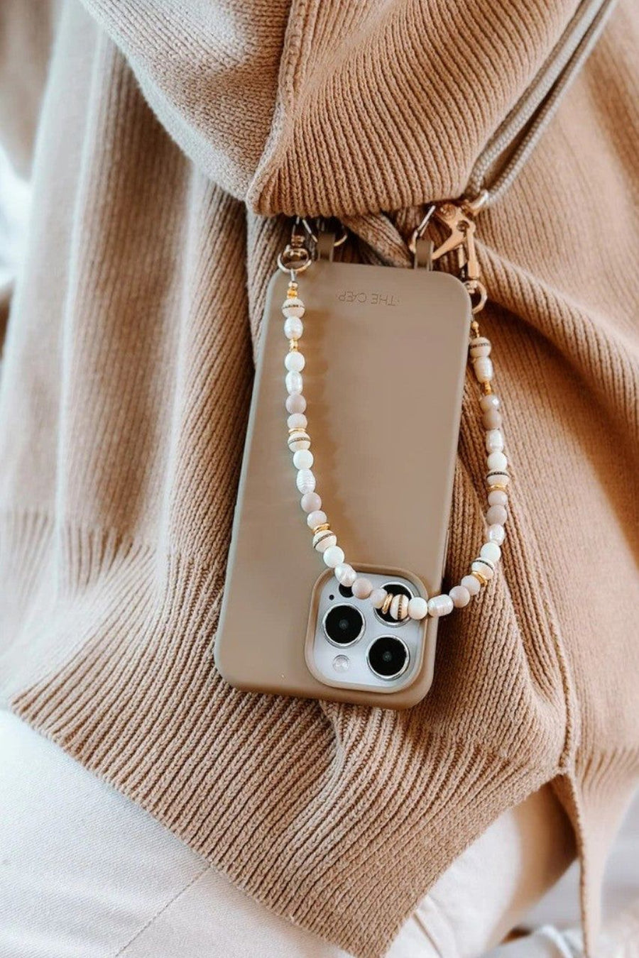 THE CAEP Atlas Gold/Neutral Wristlet – back view