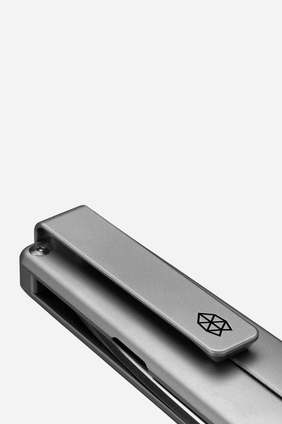 The James Brand The Chapter 2 Knife – alternate