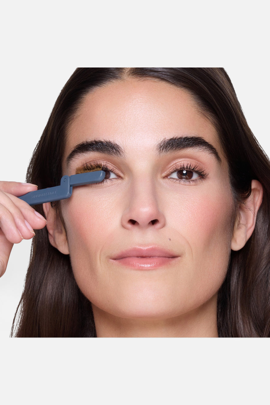 Tweezerman Evening Glow Lash Gift Set – on model