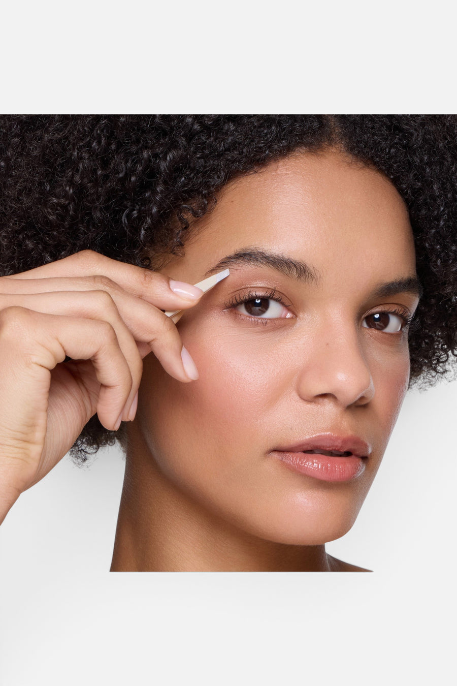 Tweezerman Evening Glow Micro Mini Tweezer Set – on model