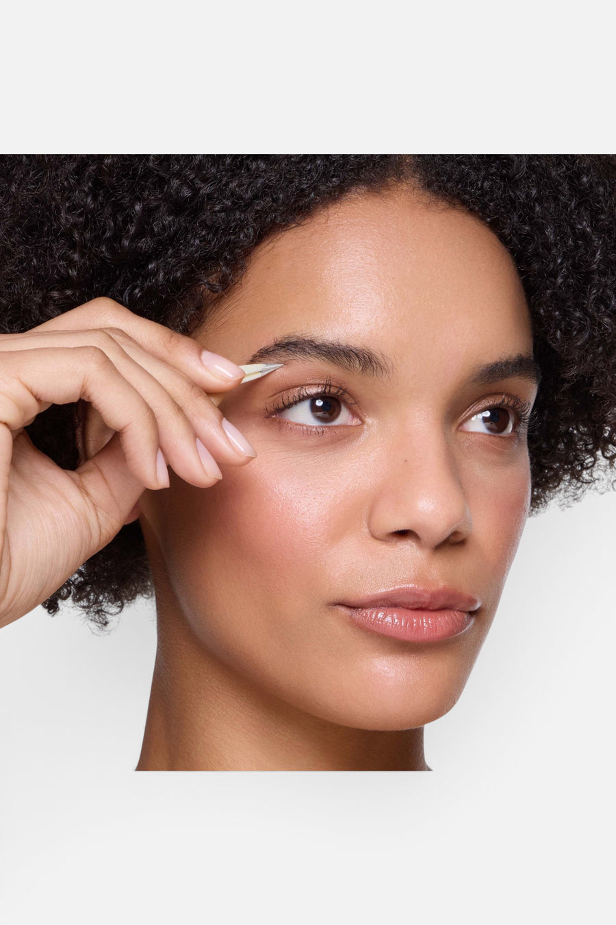 Tweezerman Evening Glow Micro Mini Tweezer Set – on model