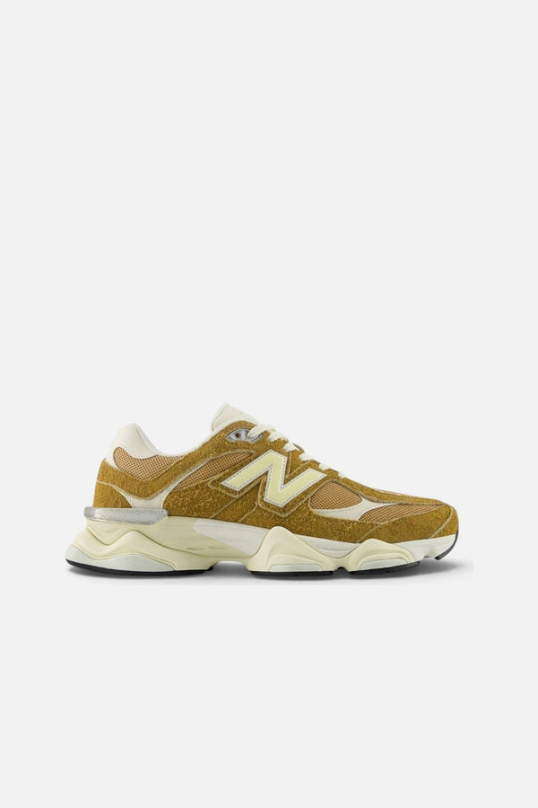 Unisex New Balance 9060 Great Plain Sneakers in Calcium Linen