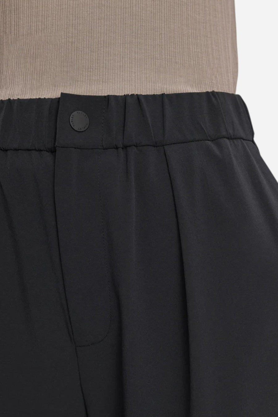 Varley Kayson Wide Leg Pant 29.5" in Black – flat lay