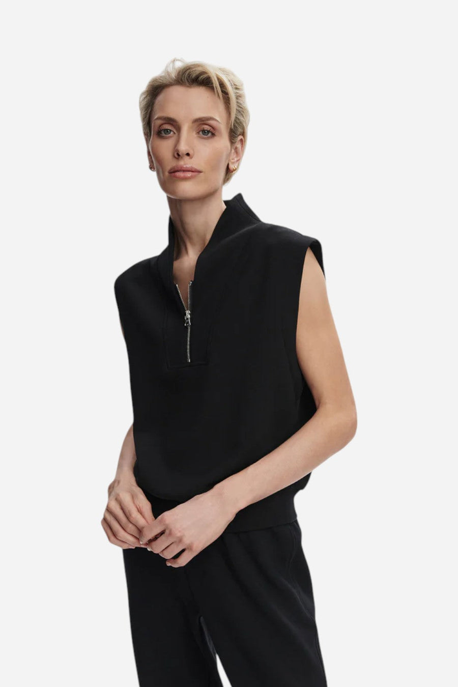 Varley Loretta Half-Zip Sleeveless Sweat in Black – detail