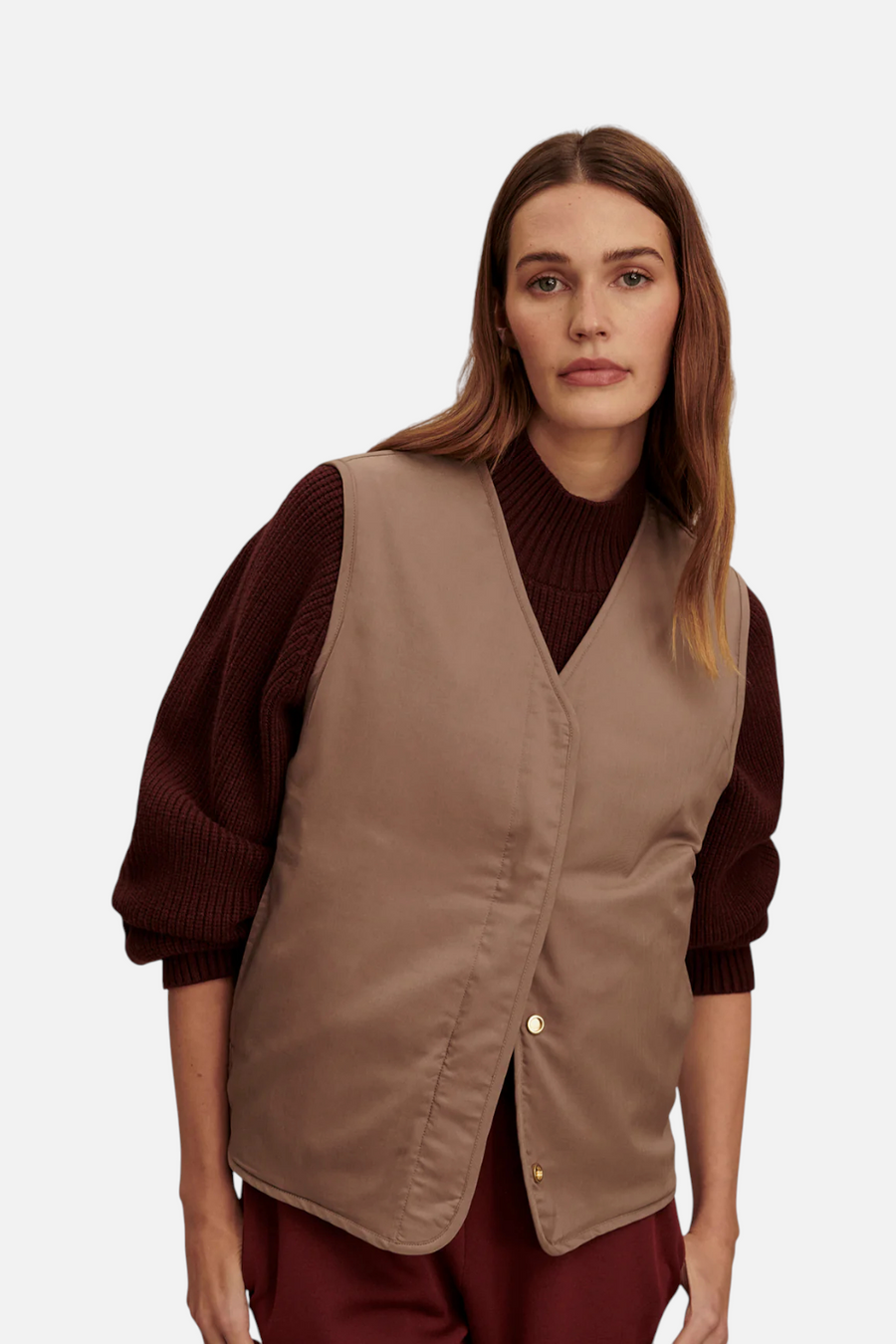 Varley Lori Reversible Gilet in Ash Taupe & Birch – back view