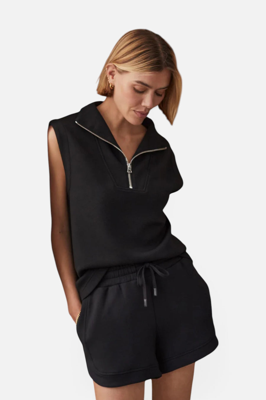 Varley Magnolia 2.0 Half-Zip Tank in Black – detail