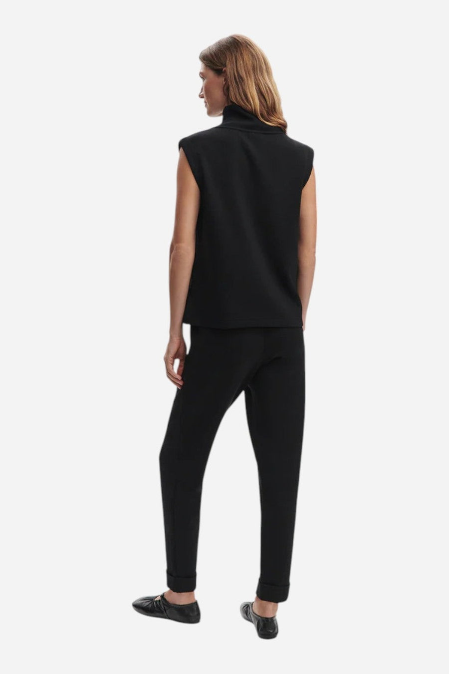 Varley Magnolia 2.0 Half-Zip Tank in Black – side view