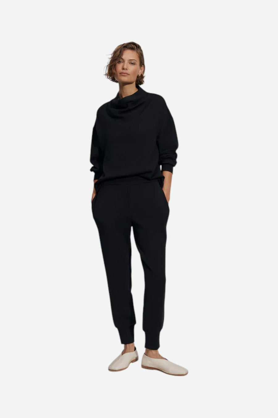 Varley Slim Cuff Pant 25" in Black – side view