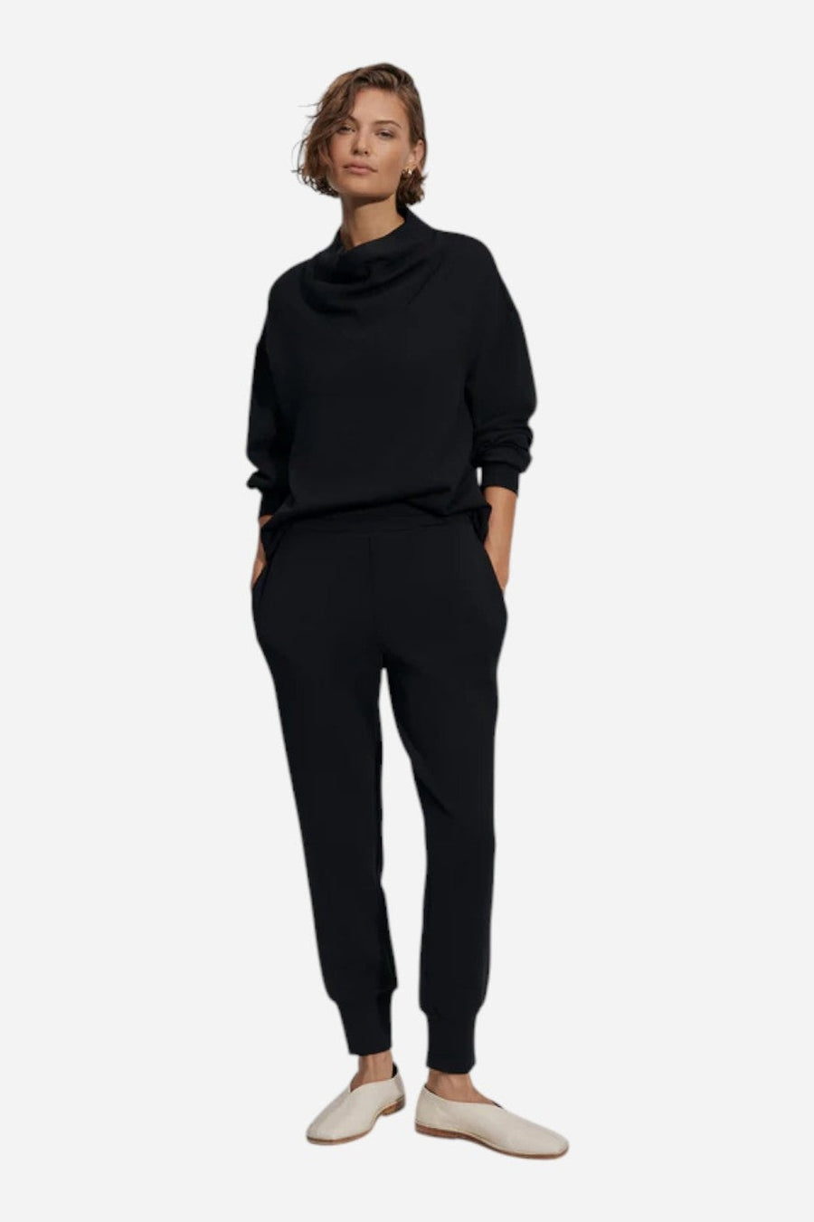 Varley Slim Cuff Pant 25" in Black – side view