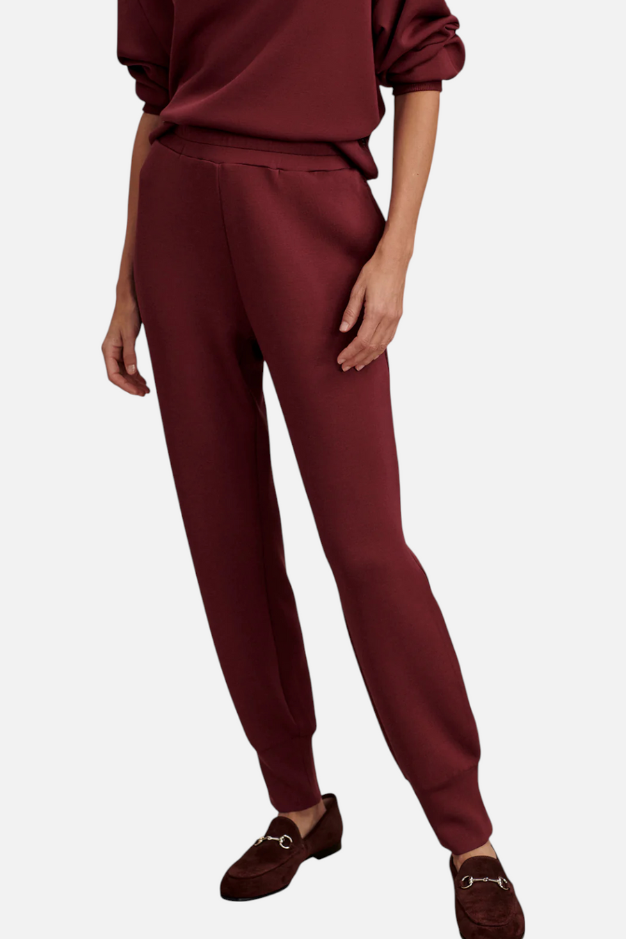 Varley Slim Cuff Pant 27.5" in New Maroon – side view