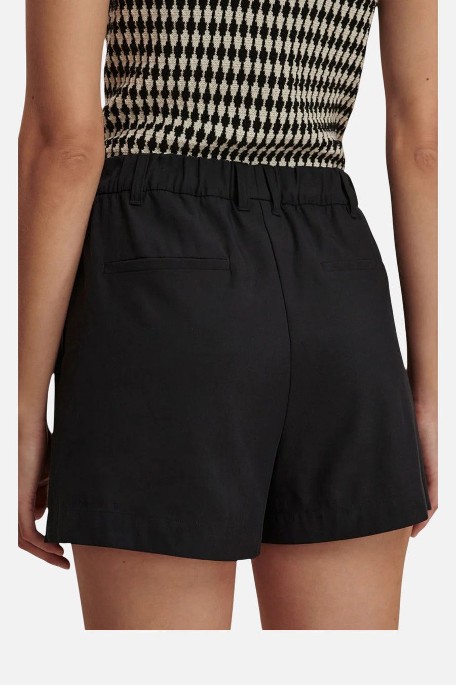 Varley Tansy Woven Short 3" in Black – back view