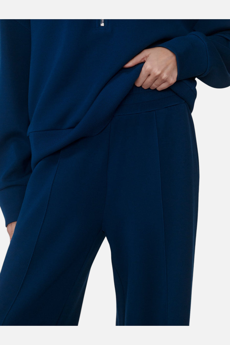 Varley The Wide Leg Pant 30" in Sea Blue – detail