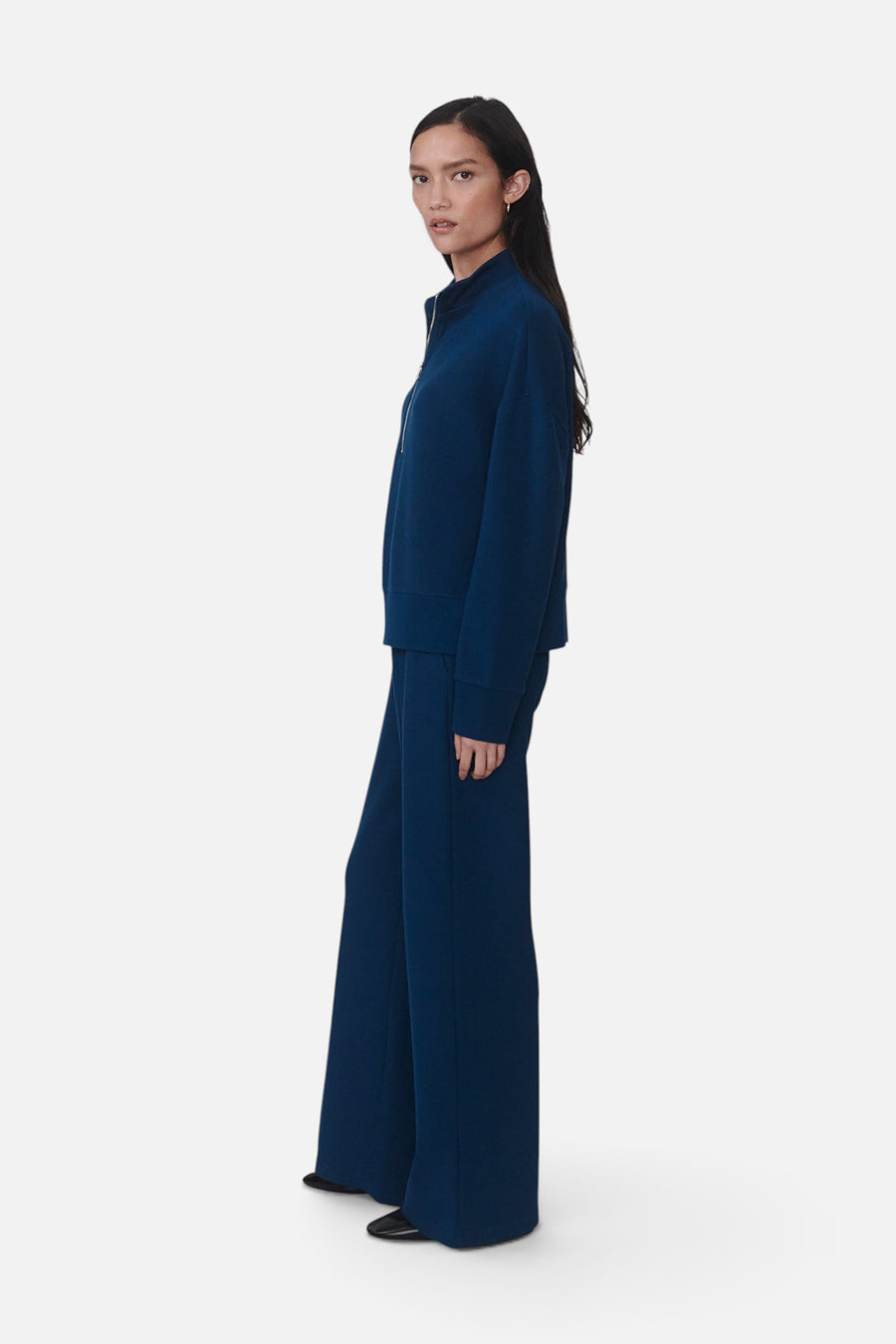 Varley The Wide Leg Pant 30" in Sea Blue – side view