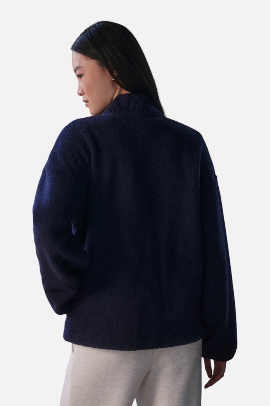 Varley Willmont Patch Pocket Fleece in Evening Blue – on model