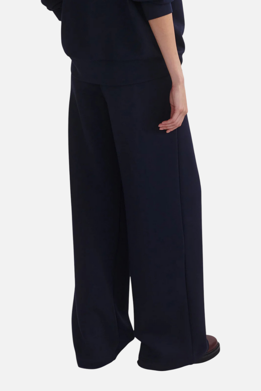 Varley Women's Extra Wide Leg Pant 29.5" in Navy – side view