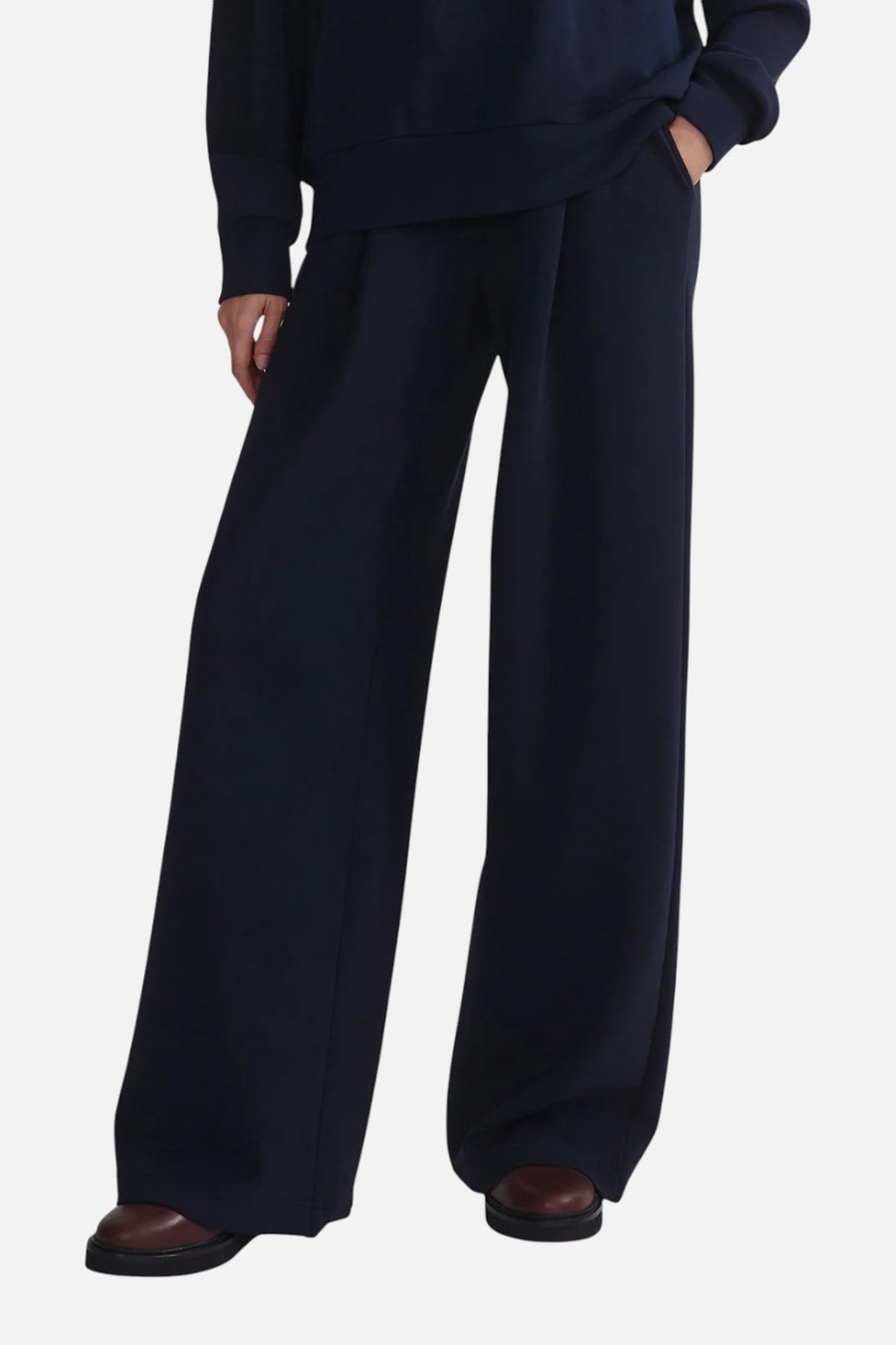 Varley Women's Extra Wide Leg Pant 29.5" in Navy – side view