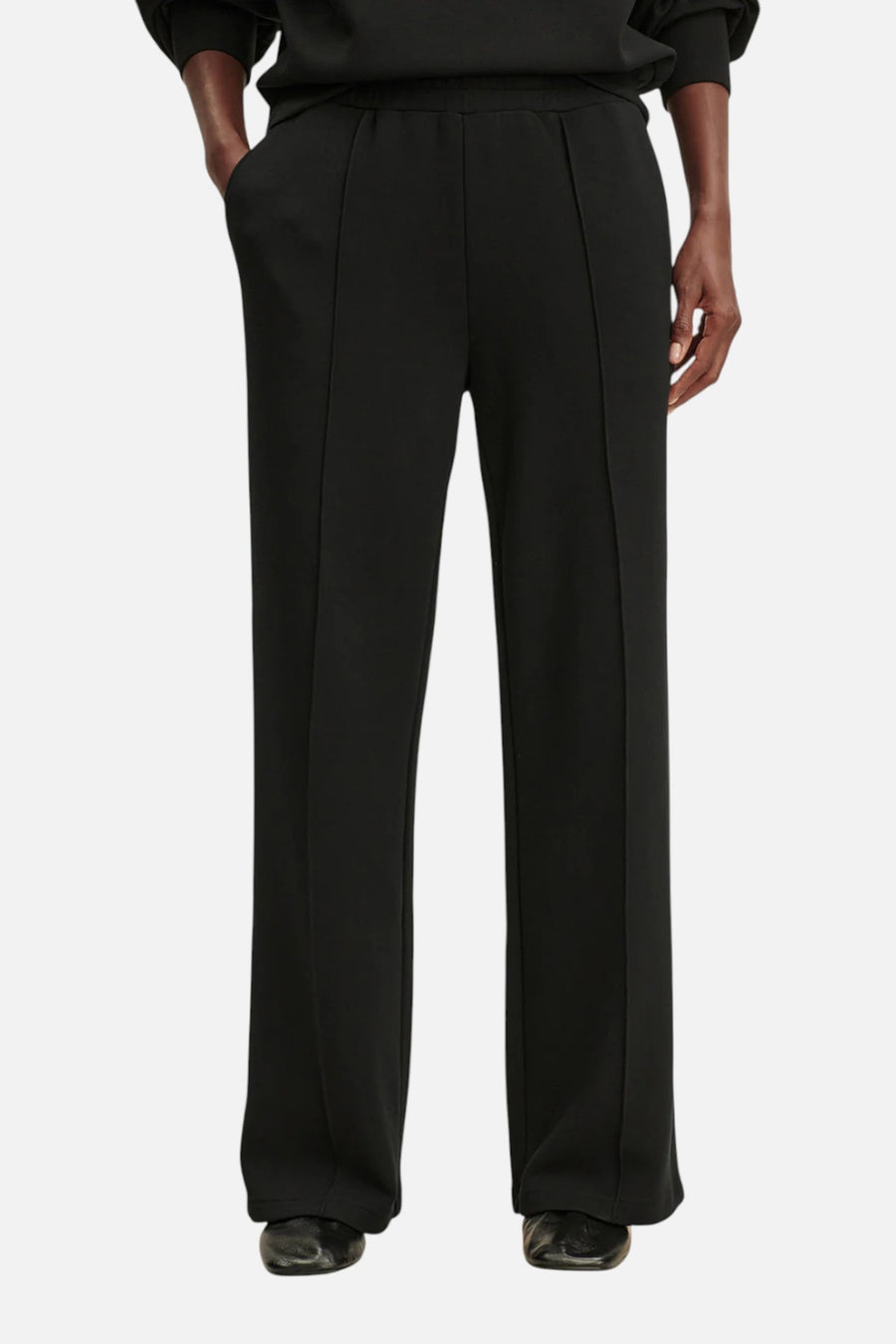 Varley Women's Wide Leg Pant 30" in Black – on model