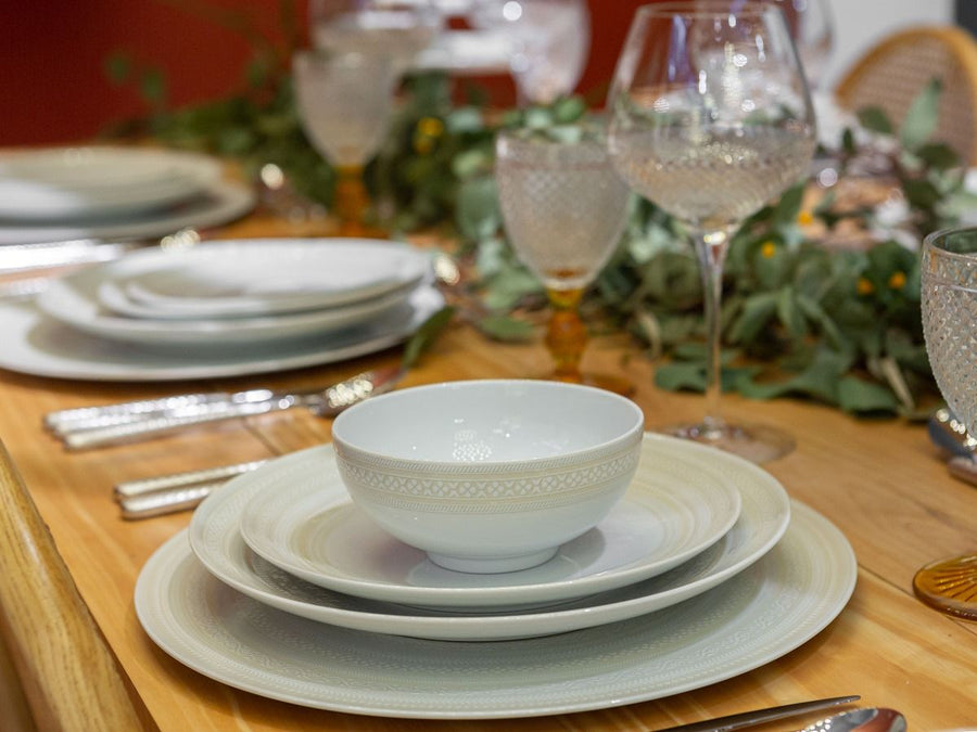 Vista Alegre Ivory Dinner Plate – back view