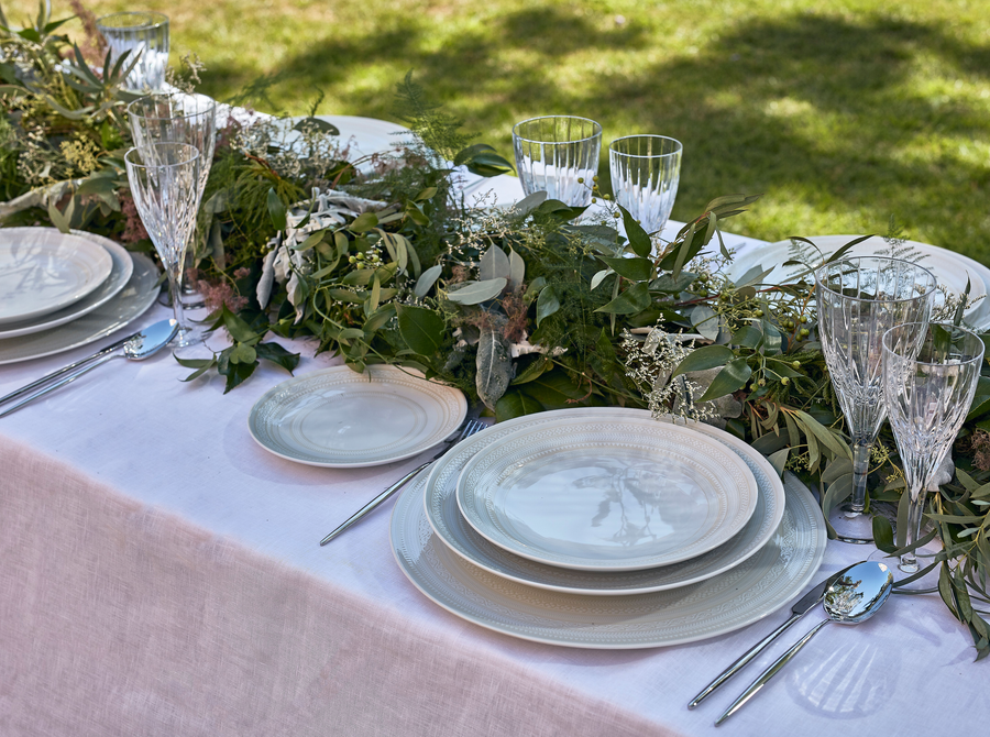 Vista Alegre Ivory Dinner Plate – side view