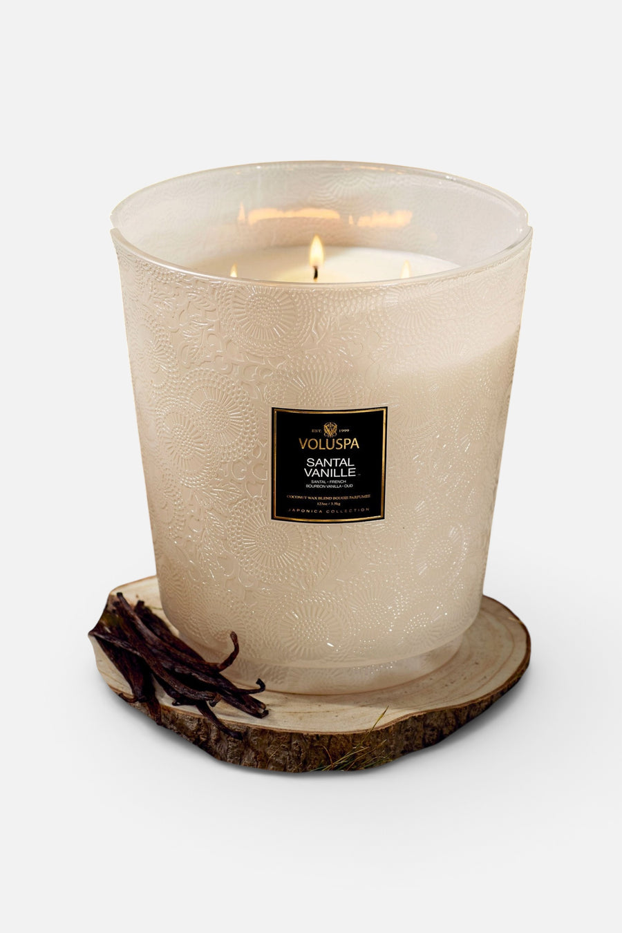 Voluspa 5 Wick Hearth Candle in Santal Vanille – detail