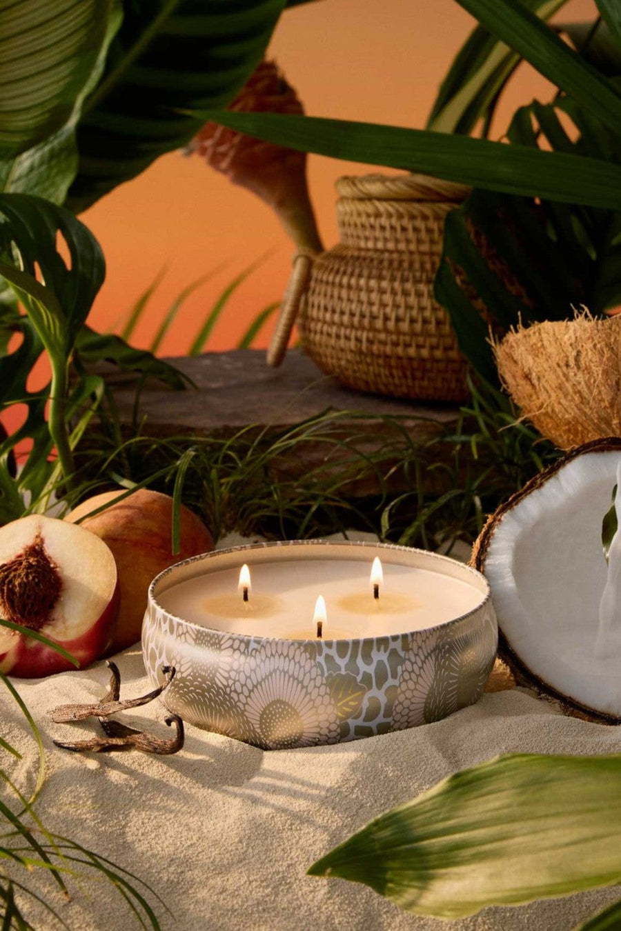 Voluspa Tahitian Coconut Vanilla 3 Wick Tin Candle – detail