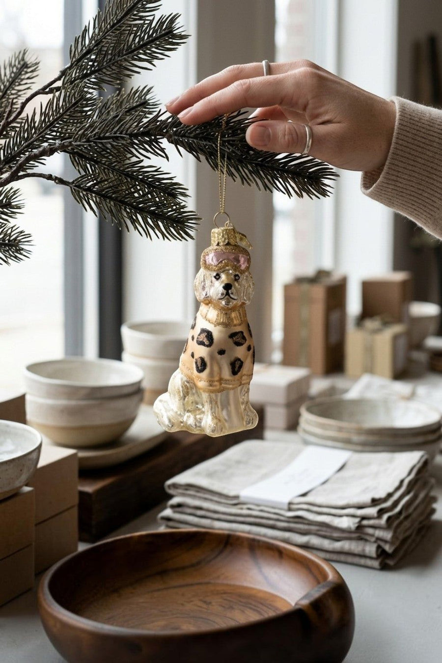 Vondels Lab with Ski Goggles & Sweater Christmas Ornament – side view