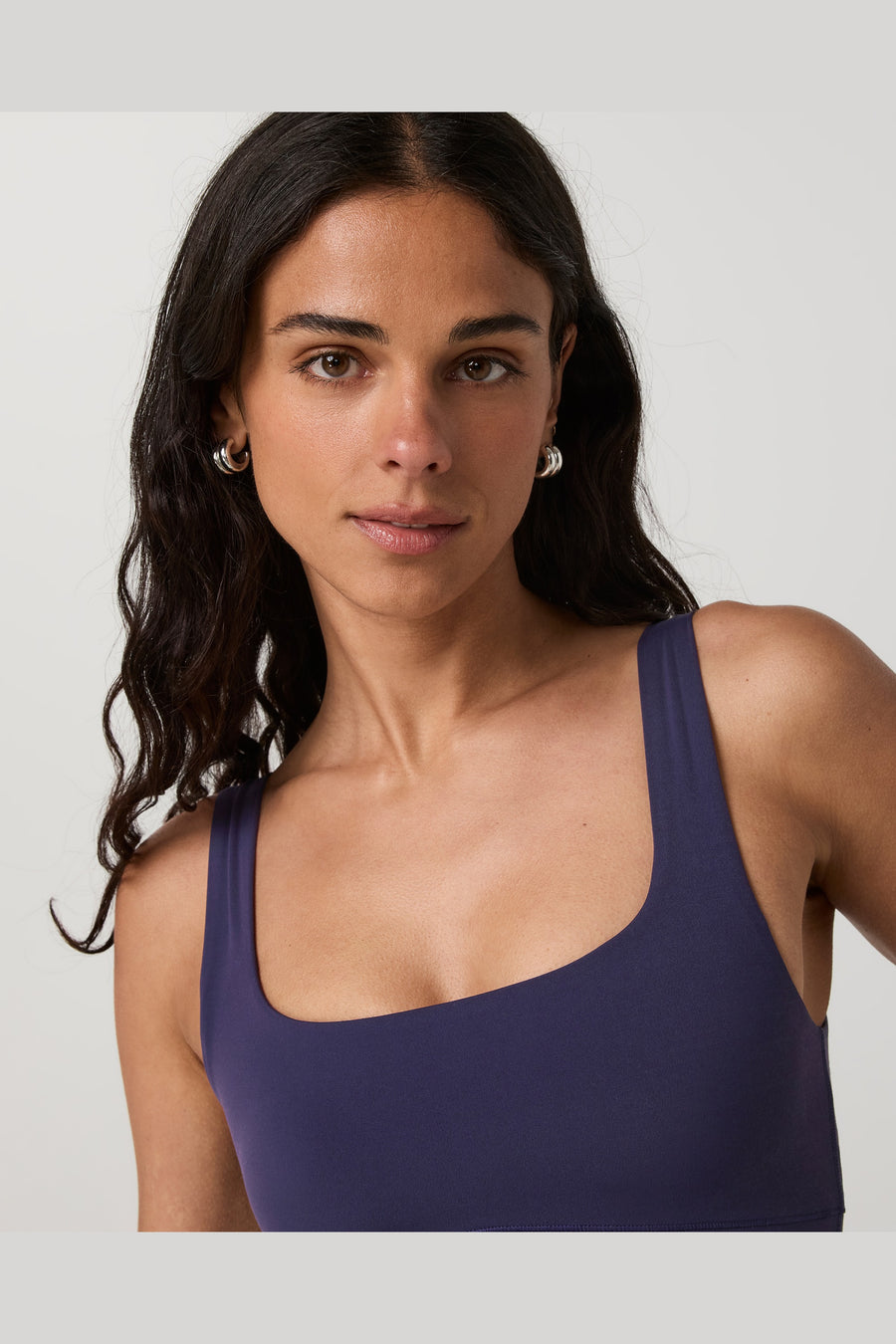 Vuori AllTheForm Support Tank in Velvet Violet – detail