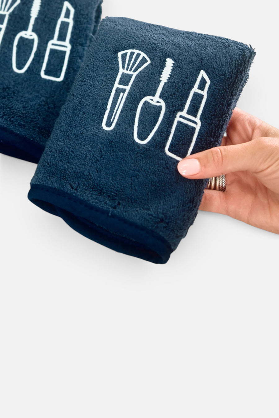 Weezie Glam Makeup Towels (Pair) – detail