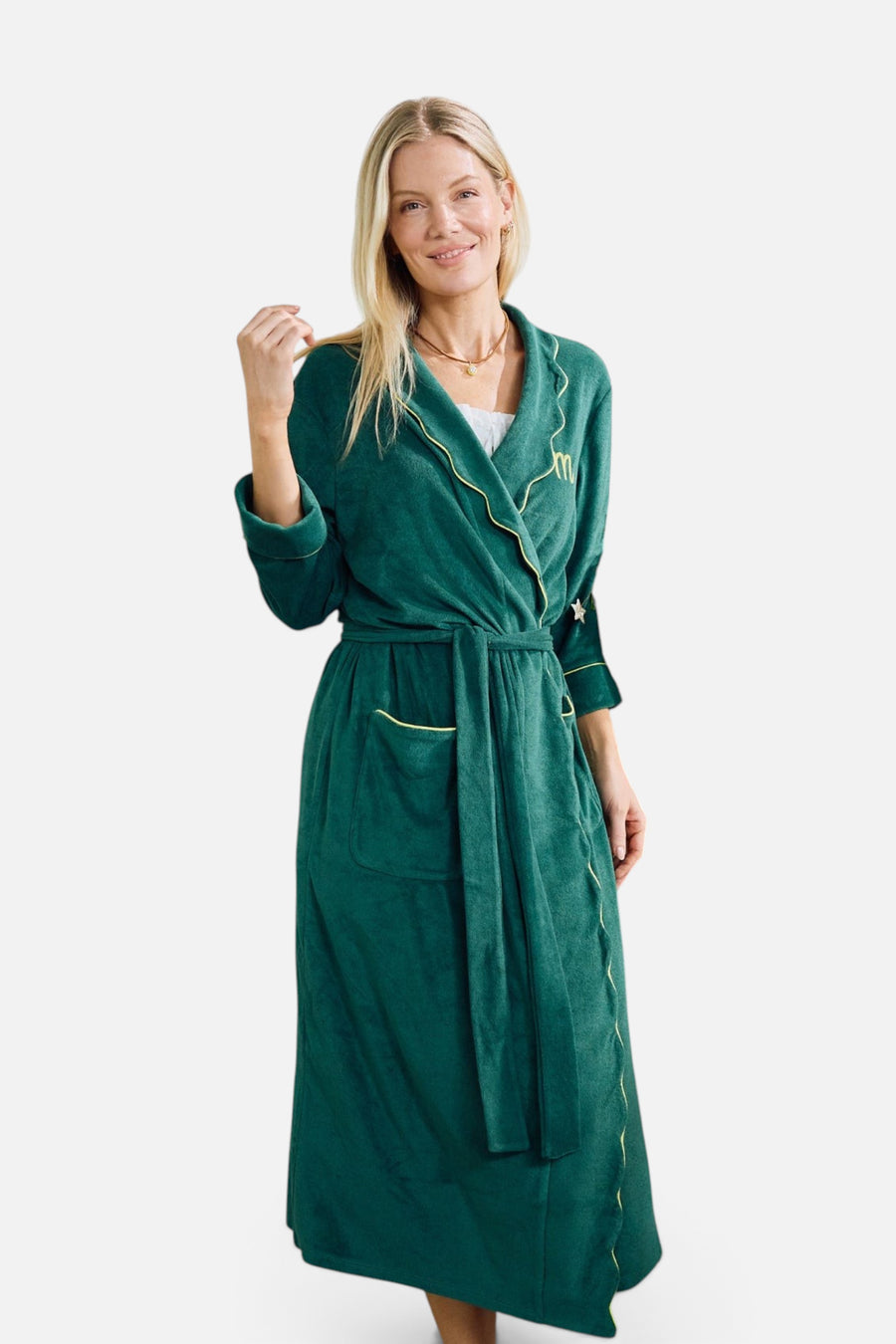 Weezie Women's Long Scallop Lightweight Robe in Emerald – on model