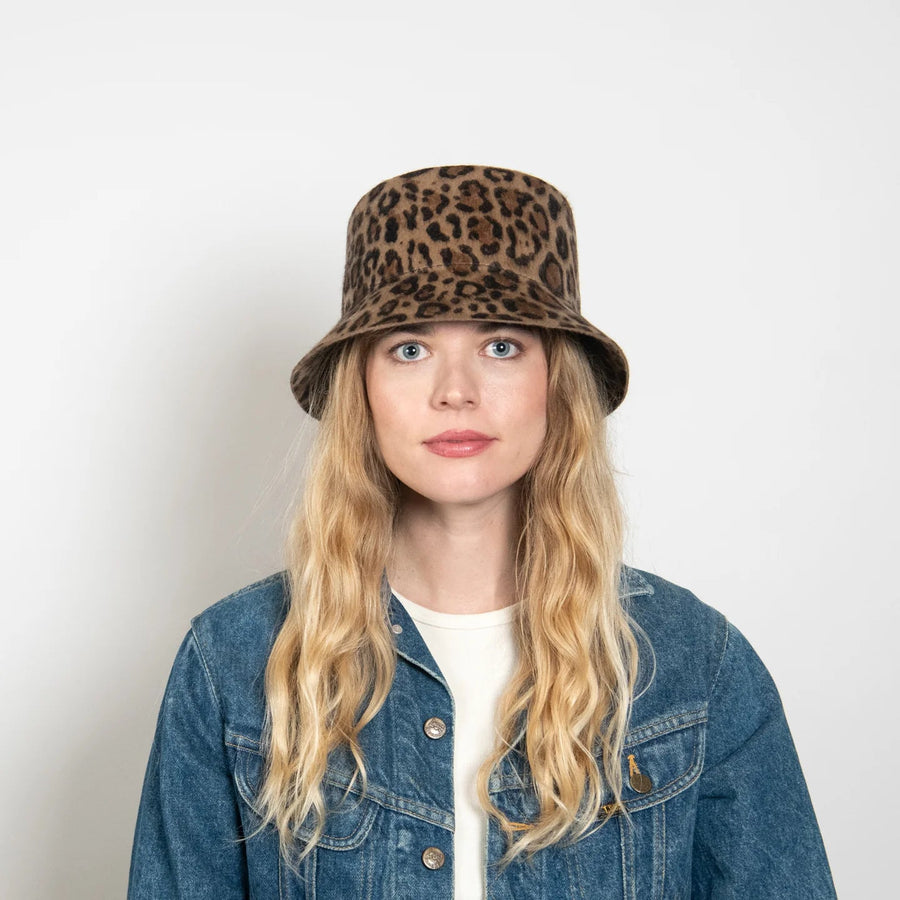 Wyeth Tenley Bucket Hat in Leopard – detail