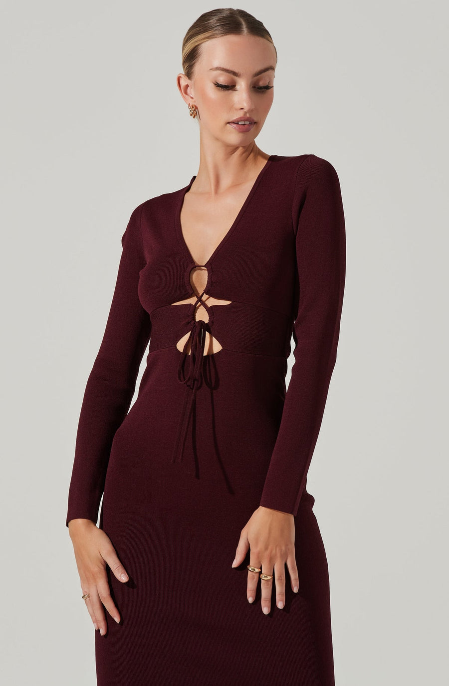 Astr the Label Jovie Front Cutout Bodycon Midi Dress in Wine