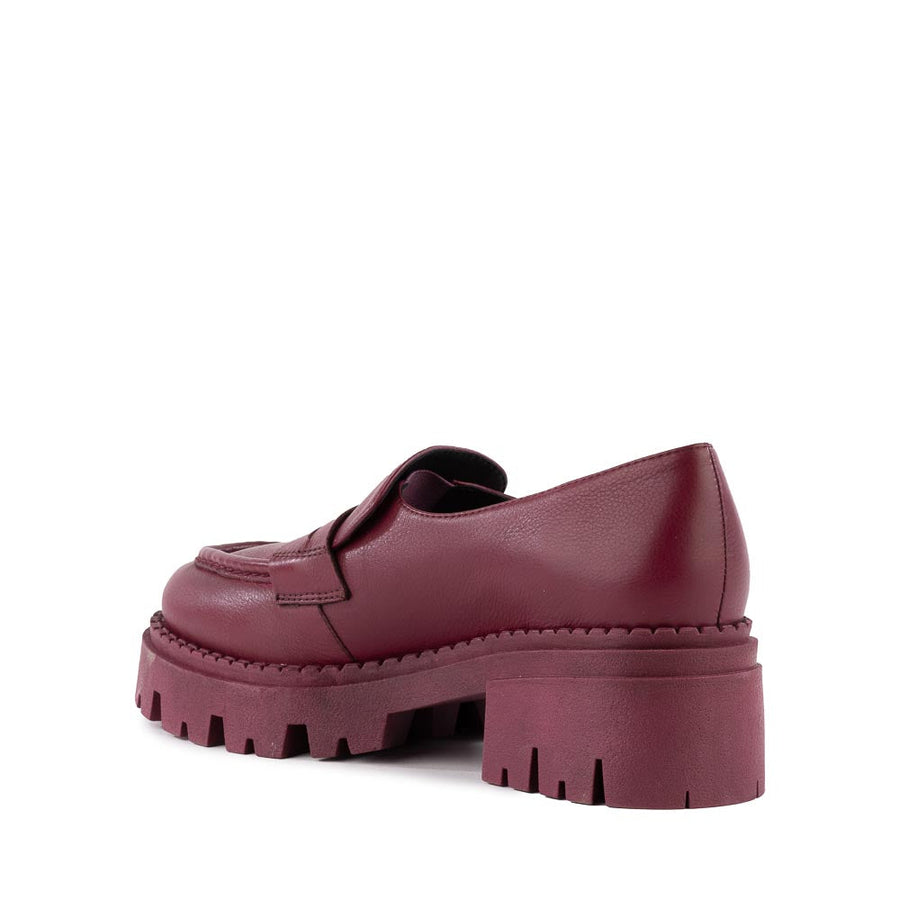 Seychelles Meridian Loafer in Wine Leather