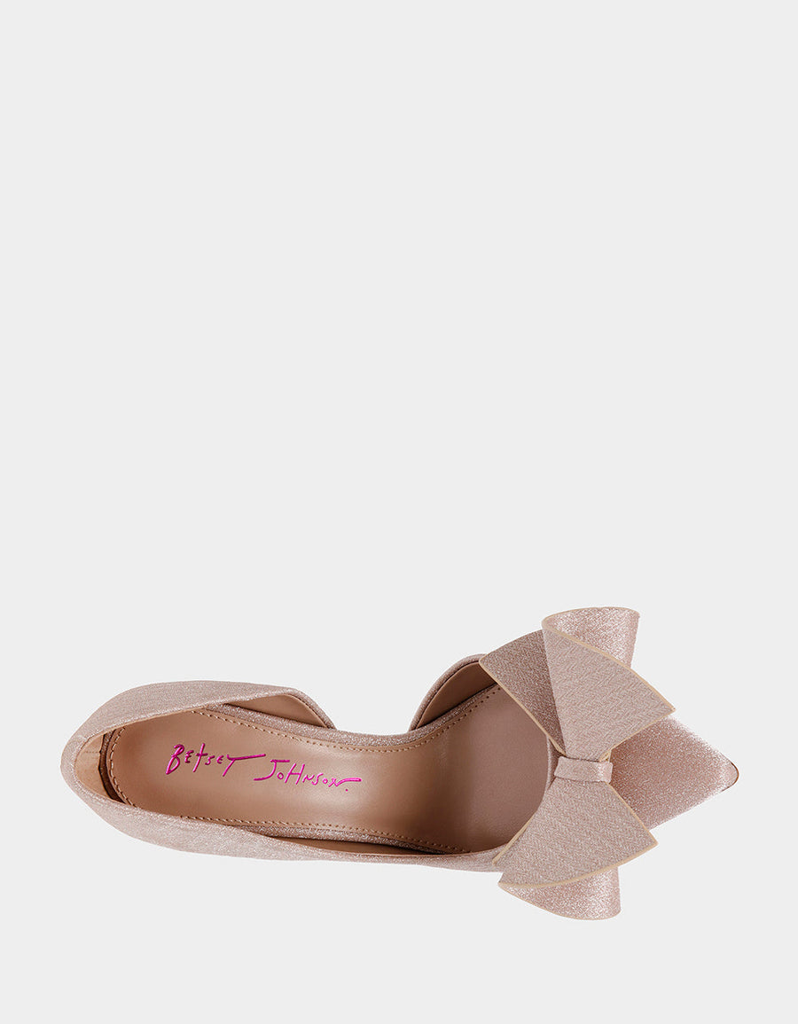 Betsey Johnson Nobble Bow Sparkle Pump in Champagne